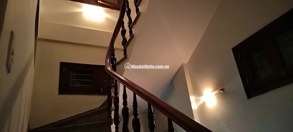Nhà ngõ 35m2 + 4 phòng ngủ + ngõ 81 Lương Định Của